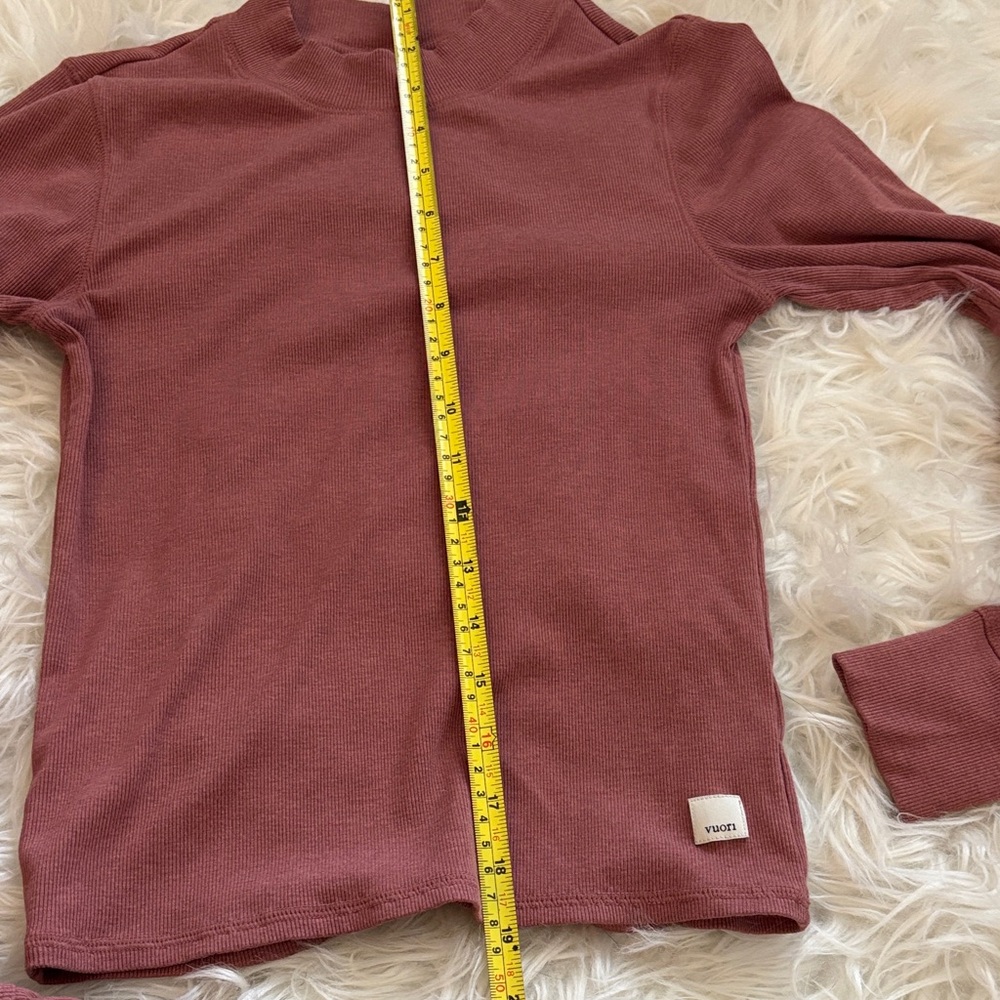 Vuori Mudra Long Sleeve Tee in Rosewood Heather size XS - Picture 6 of 6